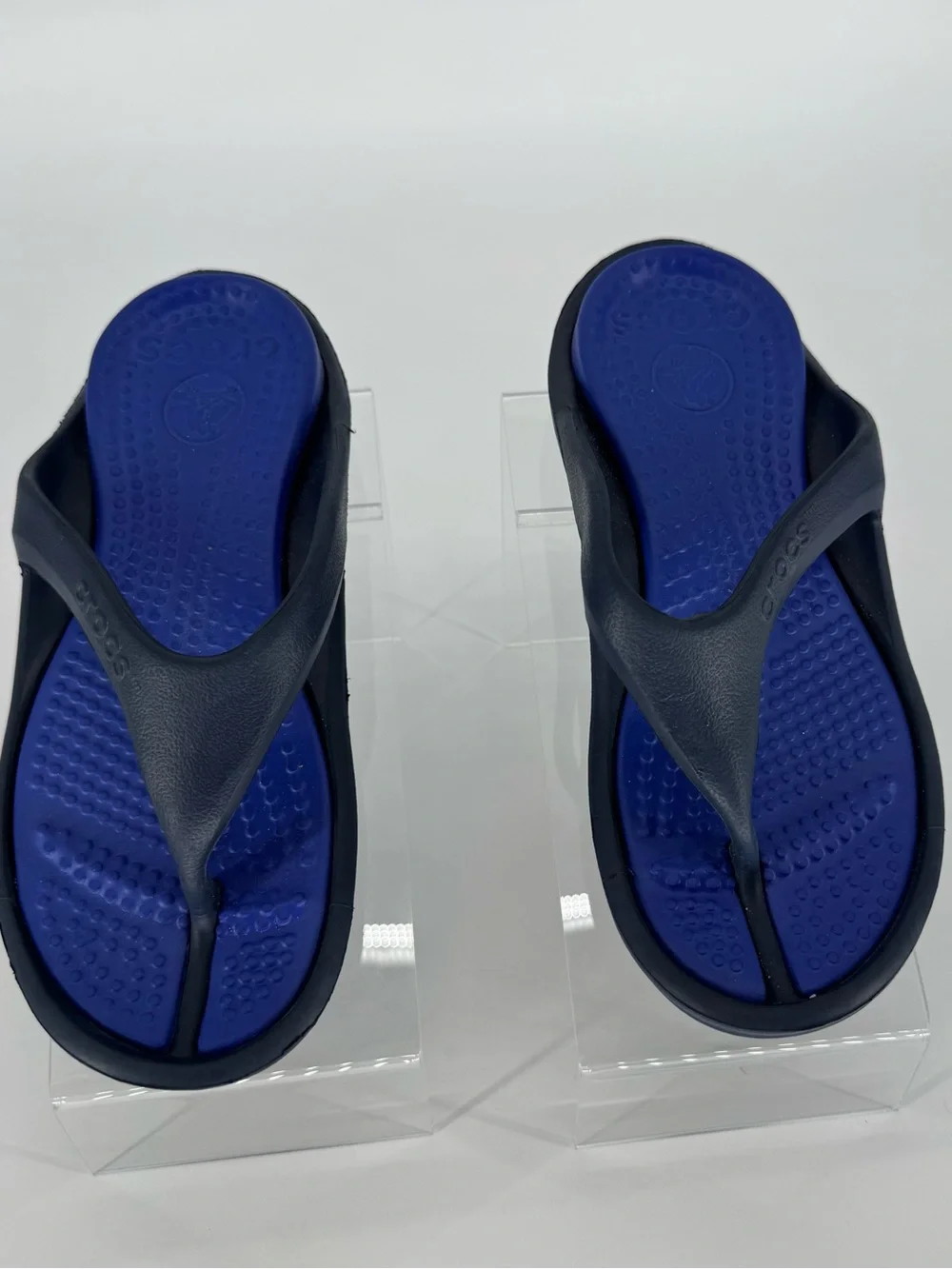 CROCS lightweight flip textured